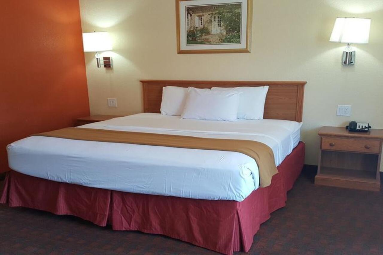 Stadium Motel Lubbock Bagian luar foto