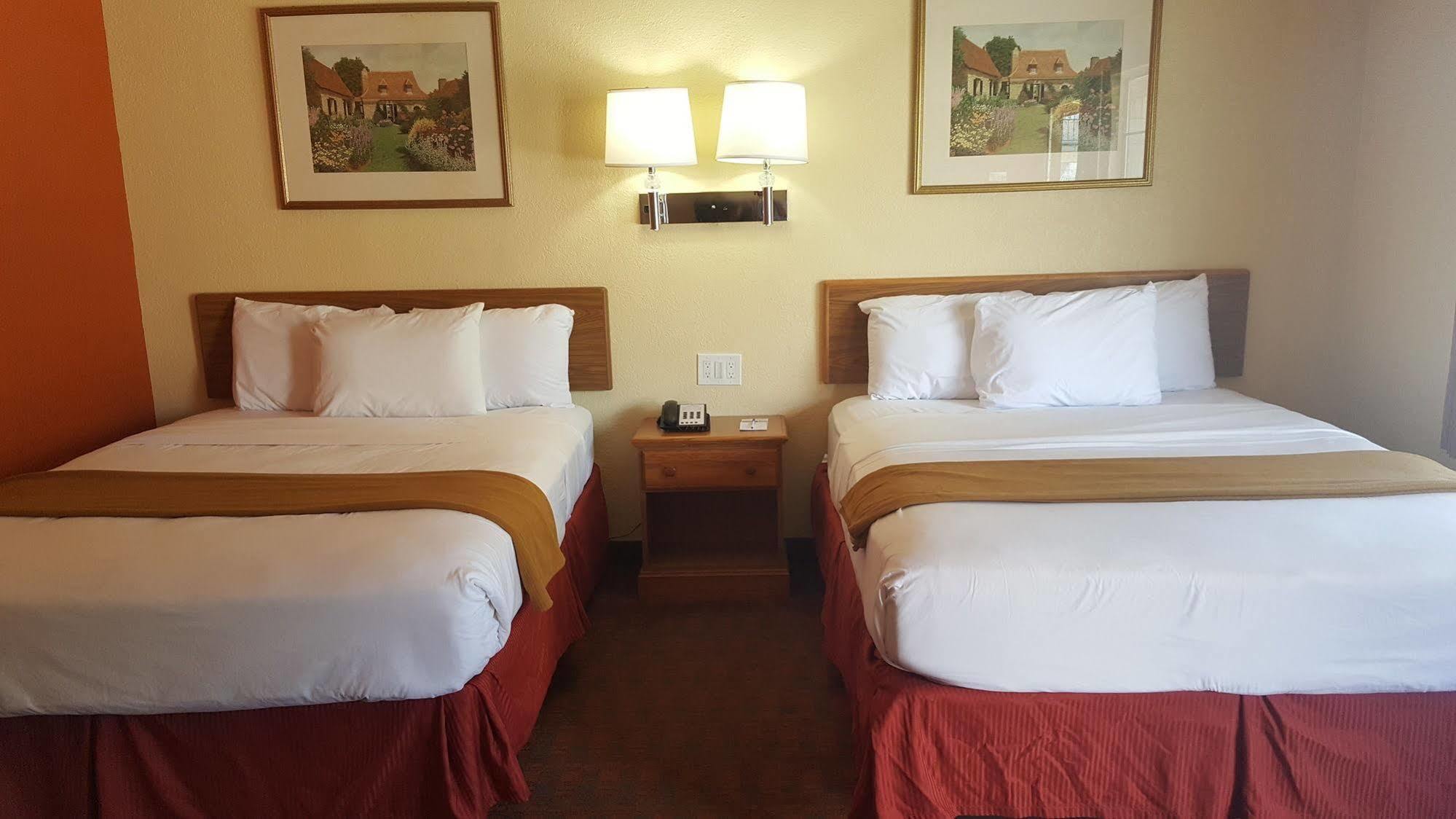 Stadium Motel Lubbock Bagian luar foto